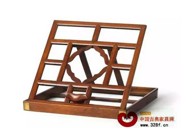 Lot 102 明末/清初 黃花梨折迭式鏡架