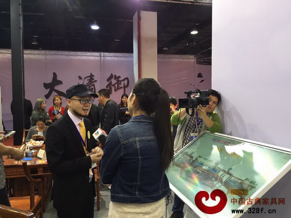 匠王紅木營銷總監(jiān)張展鵬接受媒體采訪,闡述C2P模式 匠王紅木營銷總監(jiān)張展鵬接受媒體采訪,闡述C2P模式