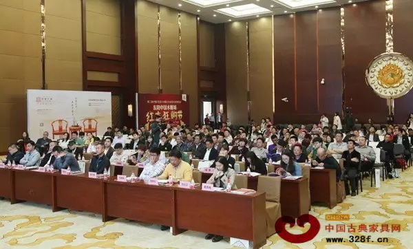東陽紅木品牌招商大會吸引眾多紅木家具企業(yè)代表、經(jīng)銷商、專業(yè)買家等同赴盛會