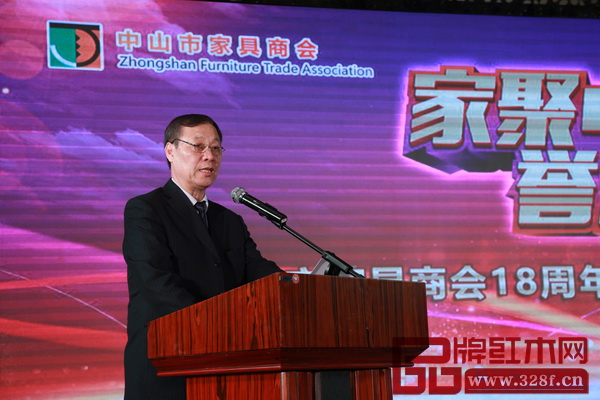 中國家具協(xié)會副理事長劉金良贊揚中山家具產(chǎn)業(yè)起了很好示范作用 中國家具協(xié)會副理事長劉金良贊揚中山家具產(chǎn)業(yè)起了很好示范作用