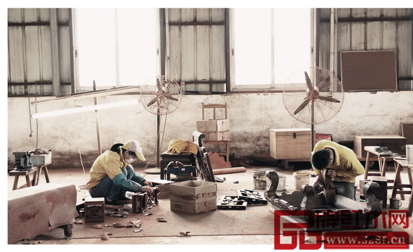 一起工作的夫妻,丈夫做大件,妻子做小件 一起工作的夫妻,丈夫做大件,妻子做小件