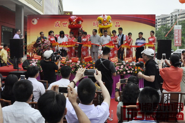 在眾多嘉賓見證下，唐明居健康家居館正式開館