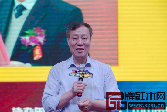 中國家具協(xié)會副理事長劉金良對本次特訓(xùn)營贊譽(yù)有加 中國家具協(xié)會副理事長劉金良對本次特訓(xùn)營贊譽(yù)有加