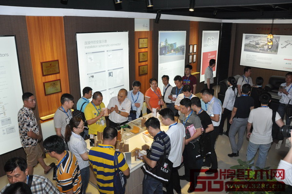 中山市家具商會組織會員企業(yè)代表參訪了順德多家配件生產(chǎn)企業(yè) 中山市家具商會組織會員企業(yè)代表參訪了順德多家配件生產(chǎn)企業(yè)