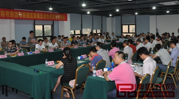 短短一天的交流,不僅增進了兩地協(xié)會的友誼,更加深了兩地企業(yè)的相互了解 短短一天的交流,不僅增進了兩地協(xié)會的友誼,更加深了兩地企業(yè)的相互了解