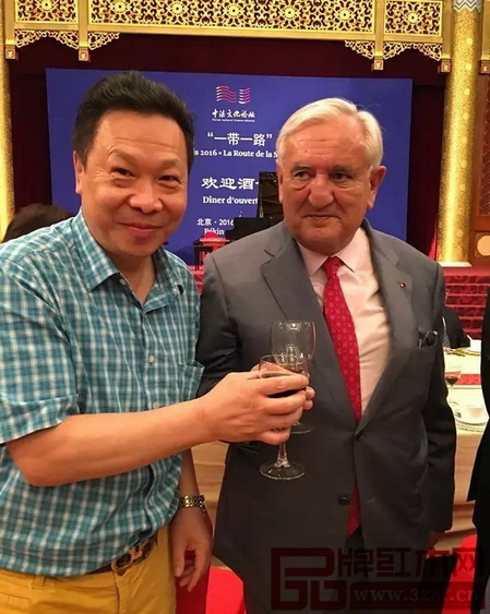 紅寶軒紅木董事長曹兆庭與法國前總理拉法蘭合影
