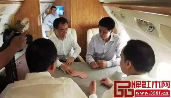 王健林和友人直播斗地主的私人飛機(jī) 王健林和友人直播斗地主的私人飛機(jī)