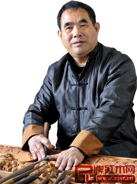 醉心雕刻的陳戴青獲譽(yù)無數(shù) 醉心雕刻的陳戴青獲譽(yù)無數(shù)