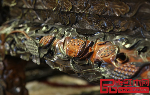 軒禾殿紅木雕刻工藝極其精湛細(xì)膩 軒禾殿紅木雕刻工藝極其精湛細(xì)膩