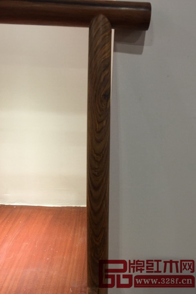 除非因為材質(zhì)有部分缺陷，比如底部有節(jié)子需要去掉導(dǎo)致腿足底部不過尺寸，需要把向上部分當(dāng)做底部，一般腿足的木紋都遵循木紋從下到上的規(guī)律