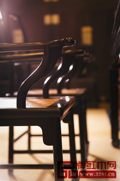 區(qū)氏臻品以多樣方式推動(dòng)紅木文化的傳播 區(qū)氏臻品以多樣方式推動(dòng)紅木文化的傳播