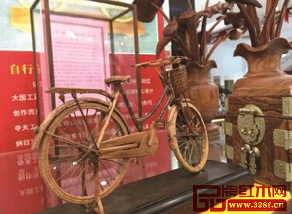 迷你版頂級(jí)黃花梨“二八自行車(chē)” 迷你版頂級(jí)黃花梨“二八自行車(chē)”