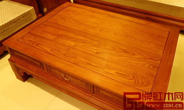 林木軒采用“一木一紋”的思路,研發(fā)的小巴花新品木紋美觀完整 林木軒采用“一木一紋”的思路,研發(fā)的小巴花新品木紋美觀完整