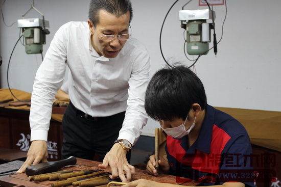 陳達強對產(chǎn)品品質(zhì)要求嚴格,十分注重細節(jié) 陳達強對產(chǎn)品品質(zhì)要求嚴格,十分注重細節(jié)