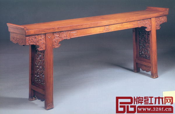 清早期黃花梨螭龍紋翹頭案