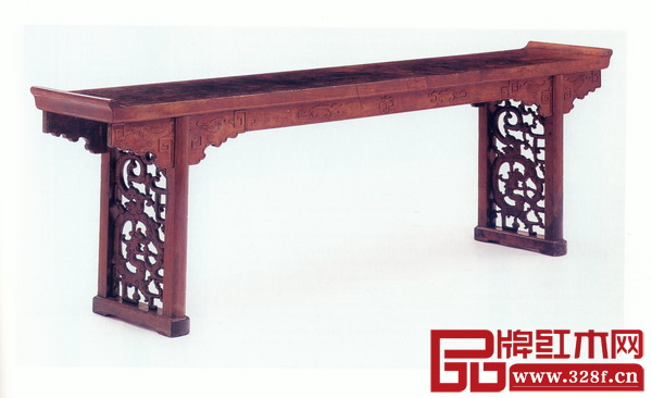 圖五 清早期 黃花梨螭龍紋翹頭案 圖五 清早期 黃花梨螭龍紋翹頭案