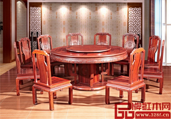木緣紅木新古典“金玉”系列精選優(yōu)質(zhì)的小葉紅檀為原料,家具質(zhì)香紋靚 木緣紅木新古典“金玉”系列精選優(yōu)質(zhì)的小葉紅檀為原料,家具質(zhì)香紋靚