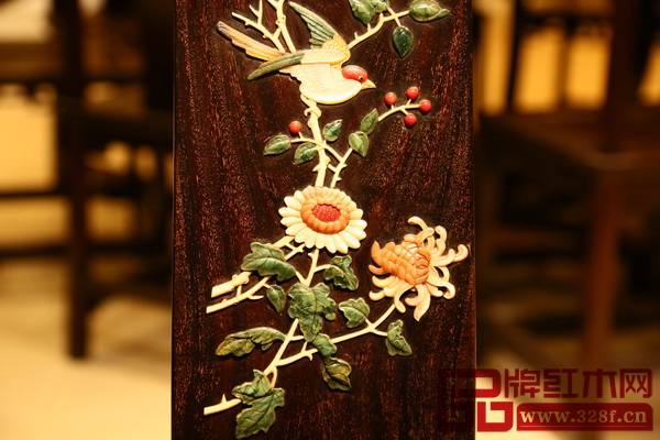 在寶御堂紅木制作的產(chǎn)品中，工藝特色十分鮮明