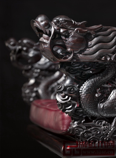 泰和園精細(xì)的雕工使其所詮釋的形象活靈活現(xiàn) 泰和園精細(xì)的雕工使其所詮釋的形象活靈活現(xiàn)