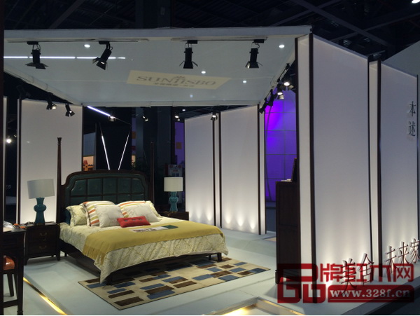 主題館更重視家居環(huán)境的布置和氣氛，細(xì)節(jié)設(shè)計(jì)和軟裝搭配等把家具的美展現(xiàn)得淋漓盡致