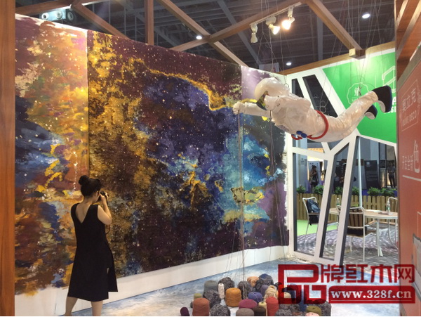 “未來·家”主題展中的航天主題館