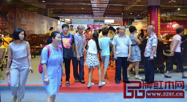 2016中山紅木全民狂歡團(tuán)購(gòu)節(jié)吸引眾多消費(fèi)者參與 2016中山紅木全民狂歡團(tuán)購(gòu)節(jié)吸引眾多消費(fèi)者參與