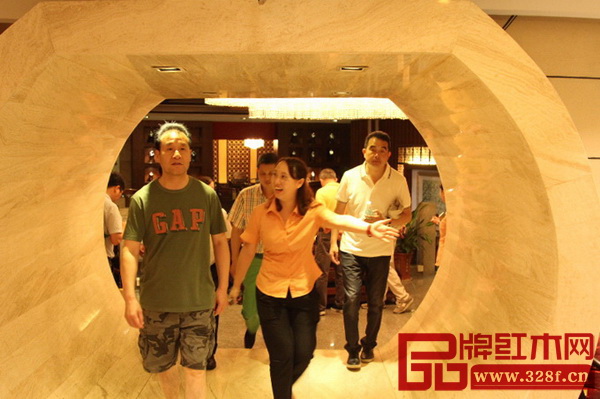 云南省人民政府黨組成員高樹勛一行參觀紅古軒 云南省人民政府黨組成員高樹勛一行參觀紅古軒