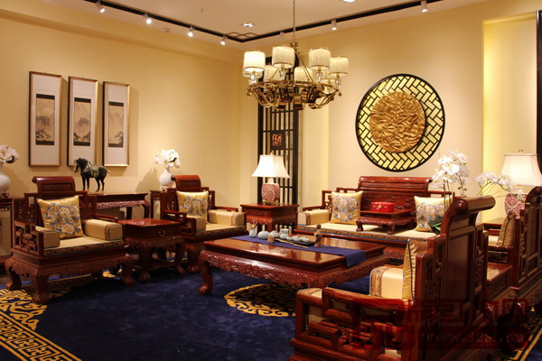 紅木家具主流消費(fèi)群體正呈現(xiàn)年輕化趨勢