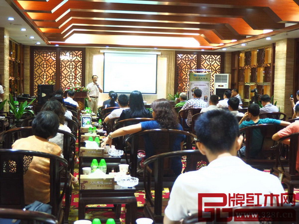 高端講座現(xiàn)場(chǎng)座無虛席