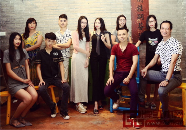 司設(shè)房設(shè)計(jì)團(tuán)隊(duì) 