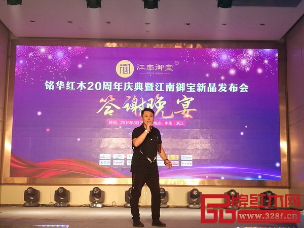 著名的歌手高安現(xiàn)場演唱 著名的歌手高安現(xiàn)場演唱