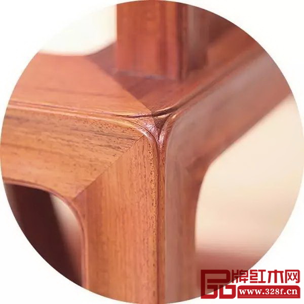 弧形粽角榫目前國壽已經申請了專利,這是國壽獨有的,也是新明式的一個重要元素 弧形粽角榫目前國壽已經申請了專利,這是國壽獨有的,也是新明式的一個重要元素