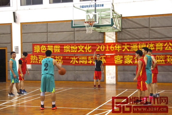 水雨軒球員正在進(jìn)行罰球