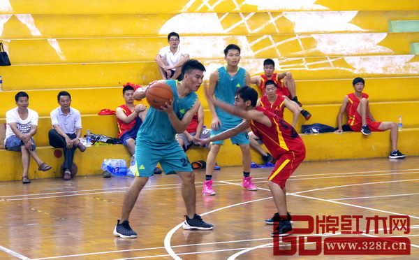 水雨軒隊(duì)員嚴(yán)密的防守