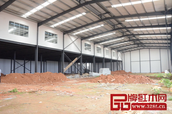 正在建設(shè)中的新興紅木家具產(chǎn)業(yè)園 正在建設(shè)中的新興紅木家具產(chǎn)業(yè)園