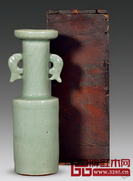 龍泉官窯魚(yú)耳瓶