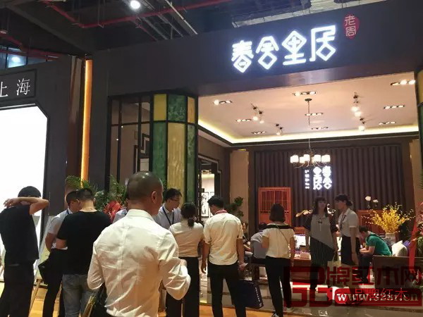 上海老周紅木攜手旗下歐式紅木家具“周家公館”和新海派·新中式“春舍里居”兩大品牌亮相上海家博會 上海老周紅木攜手旗下歐式紅木家具“周家公館”和新海派·新中式“春舍里居”兩大品牌亮相上海家博會