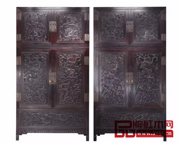 2013年,“清乾隆 紫檀高浮雕九龍西番蓮紋頂箱式大四件柜”以9315萬元人民幣成交,創(chuàng)下中國古董家具的拍場新紀錄 2013年,“清乾隆 紫檀高浮雕九龍西番蓮紋頂箱式大四件柜”以9315萬元人民幣成交,創(chuàng)下中國古董家具的拍場新紀錄