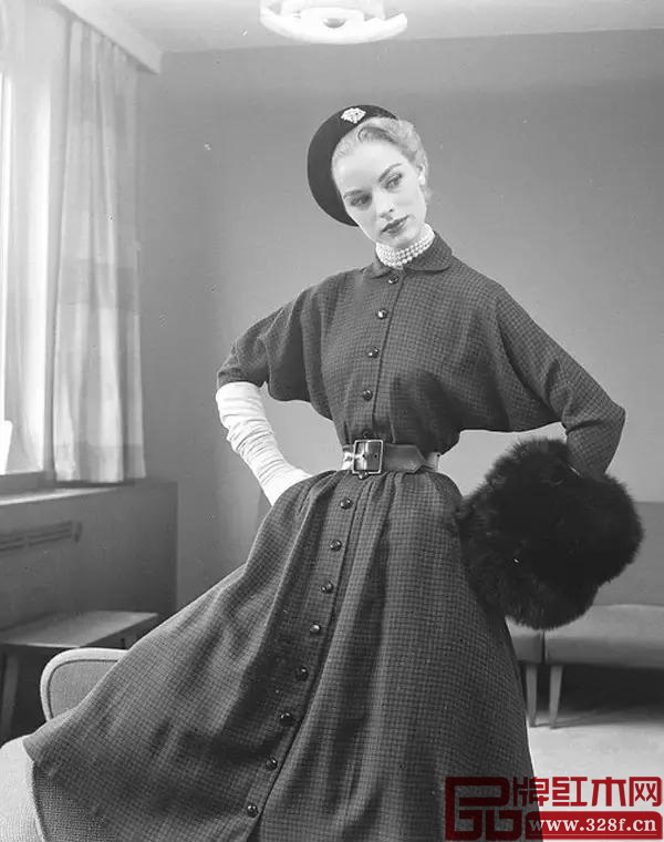 中世紀(jì)國外的束腰美女