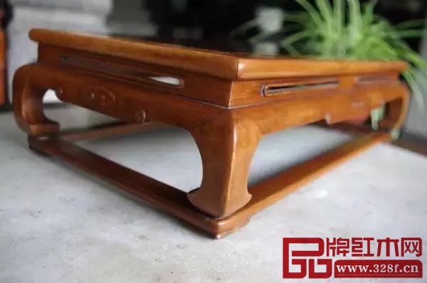 有束腰家具的造型變化更為巧妙