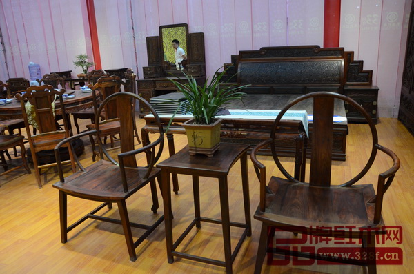 孔連紅木“全新明式”系列新品獲得了消費(fèi)者的廣泛好評 孔連紅木“全新明式”系列新品獲得了消費(fèi)者的廣泛好評