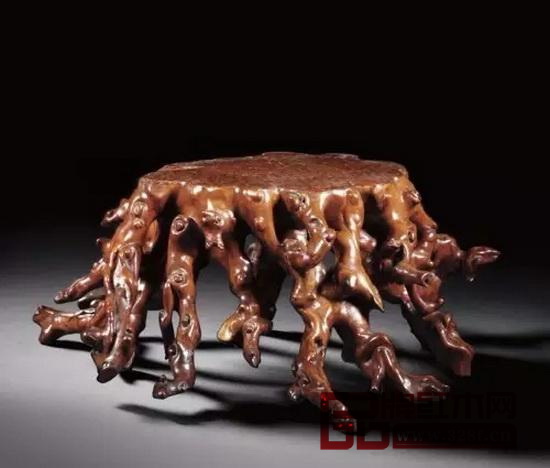 精美的崖柏工藝品 