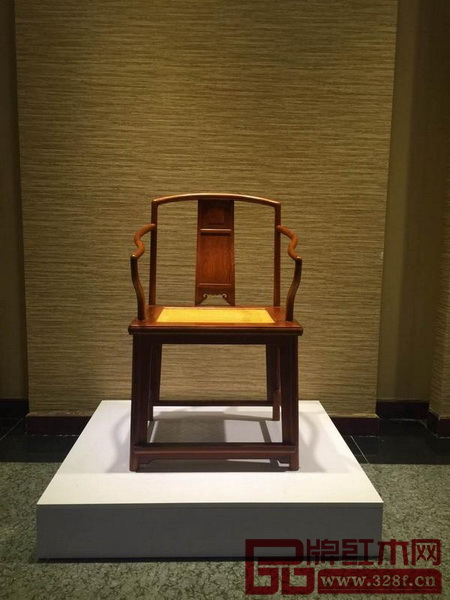 牛曉霆明式家具作品展展出的羅漢床
