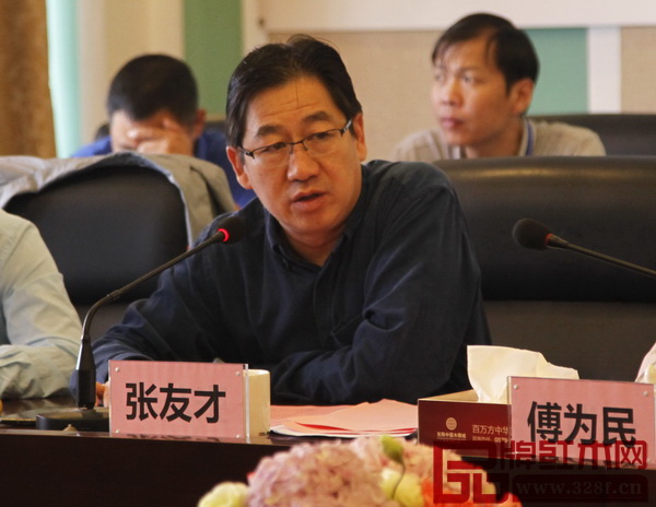 東陽中國木雕城總經(jīng)理張友才介紹第十一屆東博會的亮點 東陽中國木雕城總經(jīng)理張友才介紹第十一屆東博會的亮點