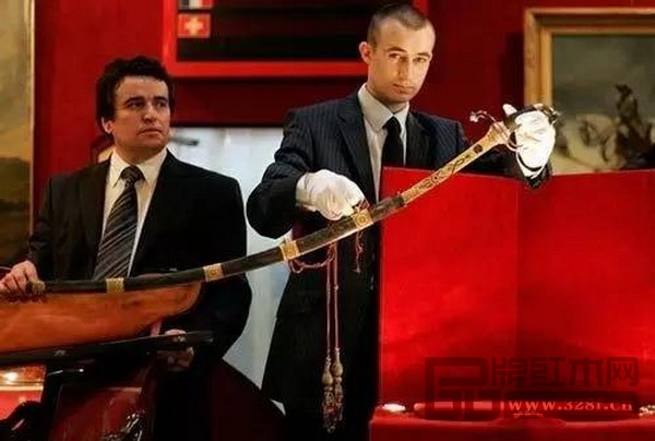 拿破侖鍍金寶劍在法國巴黎拍賣