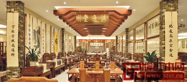 偉明軒紅木《清逸堂》擺放著名家書(shū)畫(huà)作品,將紅木家具烘托得更有意韻 偉明軒紅木《清逸堂》擺放著名家書(shū)畫(huà)作品,將紅木家具烘托得更有意韻