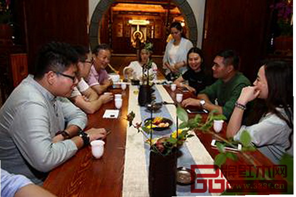 第三屆中國(guó)室內(nèi)設(shè)計(jì)藝術(shù)周外場(chǎng)活動(dòng)現(xiàn)場(chǎng) 第三屆中國(guó)室內(nèi)設(shè)計(jì)藝術(shù)周外場(chǎng)活動(dòng)現(xiàn)場(chǎng)