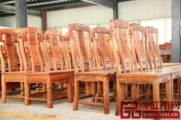 匠王紅木成品區(qū)的紅木家具 匠王紅木成品區(qū)的紅木家具