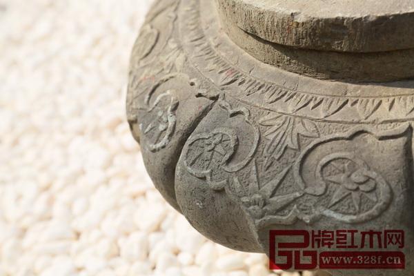 不拘泥于傳統(tǒng)中式的磚墻屋瓦,簡約明快的現(xiàn)代風(fēng)和歐式情調(diào)也能在細(xì)節(jié)里演繹出嶄新的中式氣韻 不拘泥于傳統(tǒng)中式的磚墻屋瓦,簡約明快的現(xiàn)代風(fēng)和歐式情調(diào)也能在細(xì)節(jié)里演繹出嶄新的中式氣韻