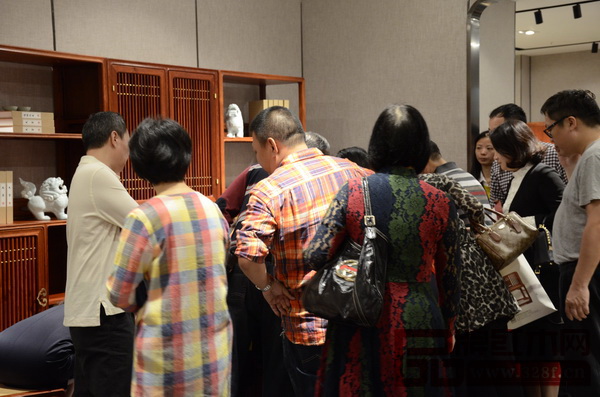 國壽·世外桃源世博園店人山人海 國壽·世外桃源世博園店人山人海